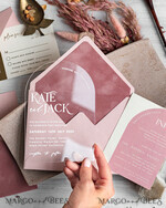 HOCHZEITS EINLADUNGEN Elegante Einladungen Klassische Karten Arch Plexiglas Hochzeitsinvitationsset, Blush Pink Goldene Hochzeitskarten mit RSVP Samtummantelung, Acryl Moderne Hochzeitskarten18