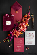 HOCHZEITS EINLADUNGEN Gold / Roségold / Silber / Glitzer Romantische Rote Samt Hochzeitseinladungen, Luxuriöse Goldfolien-Hochzeitskarten, Maßgeschneiderte Burgunderfarbene Pocket-Hochzeitseinladungen, Glamouröse Arabische Hochzeitseinladung Suite.14