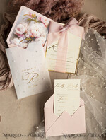 HOCHZEITS EINLADUNGEN Gold / Roségold / Silber / Glitzer Blush Pink Chiffon Schleife mit Perlen maßgeschneiderte elegante Pfingstrose Roségold Hochzeits-Einladung Suite, weiße Perlen goldene Hochzeitskarten, Boho goldene Mappe Hochzeitsstationery, Vellum Etui mit Monogramm.34