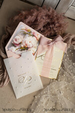HOCHZEITS EINLADUNGEN Gold / Roségold / Silber / Glitzer Blush Pink Chiffon Schleife mit Perlen maßgeschneiderte elegante Pfingstrose Roségold Hochzeits-Einladung Suite, weiße Perlen goldene Hochzeitskarten, Boho goldene Mappe Hochzeitsstationery, Vellum Etui mit Monogramm.34