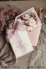 HOCHZEITS EINLADUNGEN Gold / Roségold / Silber / Glitzer Blush Pink Chiffon Schleife mit Perlen maßgeschneiderte elegante Pfingstrose Roségold Hochzeits-Einladung Suite, weiße Perlen goldene Hochzeitskarten, Boho goldene Mappe Hochzeitsstationery, Vellum Etui mit Monogramm.34