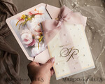 HOCHZEITS EINLADUNGEN Gold / Roségold / Silber / Glitzer Blush Pink Chiffon Schleife mit Perlen maßgeschneiderte elegante Pfingstrose Roségold Hochzeits-Einladung Suite, weiße Perlen goldene Hochzeitskarten, Boho goldene Mappe Hochzeitsstationery, Vellum Etui mit Monogramm.34