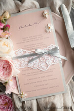 MENÜ & PROGRAMME  
 rustikal Romantisches Blush Hochzeitsmenü mit Schleife, personalisierte Menükarten aus vintage Spitze, hellgraues und blush-pink Shabby Chic Hochzeitsmenü, handgemachte Spitzen-Menükarten9