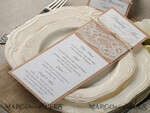 MENÜ & PROGRAMME  
 rustikal und Spitze Minimalistisches Braunes Hochzeitsmenü, Ästhetisches Spitzen-Empfangs-Dinner-Menü, Romantisches Menü mit Juteschnur, Elegante Hochzeitsmenü-Karten3