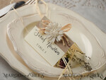 PLATZKARTEN / TISCHKARTEN  
 rustikal und Spitze Elegante eco-braune Hochzeitsplatzkarten mit Blumendekor, elfenbeinfarbene Hochzeitsnamensschilder mit Raffia-Schnur, rustikale Hochzeitsstationery, editierbarer Text, Hochzeitsbeschilderung4