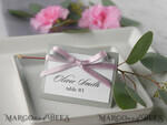 PLATZKARTEN / TISCHKARTEN  
 rustikal und Spitze Romantische graue Hochzeitsplatzkarten, graue Namensschilder mit grauem und rosa Schleifenband, elegante Hochzeitsstationery, rustikale Platzkarten, bearbeitbarer Text, Shabby Chic4