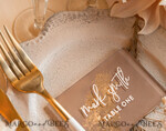 PLATZKARTEN / TISCHKARTEN  
 Acrylgold klar / Holz 3D Acryl Beige Platzkarten mit Ständer, Klare Acryl- und Gold-Platzkarten, Nude Taupe Gold Plexi Platzkarten, Tan Luxus Hochzeits Tischdeko Platzkarten, Erdige Hochzeitsbeschilderung Gold Spiegel Platzkarten.15