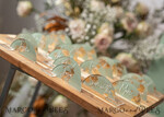 PLATZKARTEN / TISCHKARTEN  
 Acrylgold klar / Holz 3D Acrylbogen Salbeigrün Flachplatzkarte mit Stand, bemalte Acryl- und Gold-Flachplatzkarte, Grünpflanzen Gold Plexi Flachplatzkarte, Garten Luxus Hochzeits Tischdekoration21