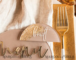 PLATZKARTEN / TISCHKARTEN  
 Acrylgold klar / Holz 3D Acrylbogen Beige Flachplatzkarte, Klare Acryl- und Gold-Flachplatzkarte, Nude Gold Plexi Flachplatzkarte, Tan Luxus Hochzeits-Tischdeko, Erdige Hochzeitsbeschilderung14