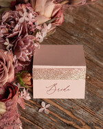 PLATZKARTEN / TISCHKARTEN  
 Luxus Premium Glitzer/ Gold/ Silber/ Roségold Romantische Blush-Pink Hochzeitsplatzkarten, Pinke Hochzeitsnamensschilder mit pinkem Glitzerpapier, Zarte Tischkarten für Ihre Hochzeitsfeiern, Pinke Glitzerplatzkarten.1