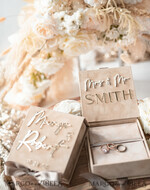 RINGTRÄGERBOXEN & KISSEN Samtkästchen für den Trauungszeremonie Beige Pink Goldene Samt Hochzeitsringbox für die Zeremonie, Ringbox für die Hochzeitszeremonie 3 Ringe Samt, Boho Glam Hochzeitsringboxen für ihn und sie, Luxus Samt Ringbox doppelt in benutzerdefinierten Farben.18
