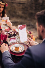 MENÜ & PROGRAMME  
 Glitzer/ Luxus Premium Minimalistisches Aquarell-Hochzeitsmenü, elegante handgefertigte weiße und rote Menükarten mit Monogramm-Bauchband, romantisches Boho-Dinner-Hochzeitsmenü mit goldenen Akzenten4