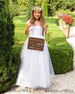 BLUMENMÄDCHEN / SEITENJUNGE SCHILDER rustikal Zu spät, um zu rennen, Onkel, denn hier kommt sie. Personalisiertes Holz-Hochzeitsschild, Holz-Schild für den Seitenjungen, Holz graviertes Schild für das Blumenmädchen, Schild für den Hochzeitstag des Blumenmädchens, rustikale Hochzeitsdekoration für das Blumenmädchen, Papa, hier kommt Mama, hier kommt die Braut.4