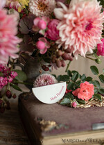 PLATZKARTEN / TISCHKARTEN  
 Romantisches Boho/ Botanisch/ Floral Maronen Hochzeitsplatzkarte, Geometrisches Rundes Namensschild, Elegante Tischdekoration, Marsala Platzkarten, Individuelle Textgestaltung Tischplatznamen, Minimalistische Burgunder Platzkarten6