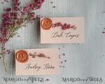 PLATZKARTEN / TISCHKARTEN  
 Romantisches Boho/ Botanisch/ Floral Elegante Blush-Rosa-Hochzeitsplatzkarte mit einem Wachssiegel, individuell handgefertigte Hochzeitsplatzkarten, florale Hochzeitsnamensschilder, elegante Tischdekoration, botanische Namensschilder.2