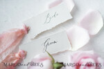 PLATZKARTEN / TISCHKARTEN  
 Romantisches Boho/ Botanisch/ Floral Weiße Hochzeitsplatzkarten mit gezacktem Rand und gefärbtem Seidenband, elegante individuell gestaltete Tischplatzkarten, minimalistische Namensschilder, einfache moderne Hochzeitsstationery.11