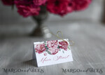 PLATZKARTEN / TISCHKARTEN  
 Romantisches Boho/ Botanisch/ Floral Romantische Blumenplatzkarte mit goldenem Bindfaden, weiße Hochzeitsplatzkarten mit Blumenmotiv, elegante Hochzeitsnamenskarten, glamouröse Hochzeitsdekoration für Tische, moderne Karten.1