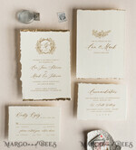 HOCHZEITS EINLADUNGEN moderne Kalligraphie / feine Kunst Prägung aus Elfenbein Gold Hochzeitseinladung, Florale Hochzeitseinladung, Toskana Italien Einladungssuite, Kranz Monogramm Hochzeitseinladungssuite, Fransenrand Einladungen, Zerrissene Kante Hochzeitseinladungen gold, Feine Kunst Hochzeitseinladungssuite, Fransenrand Papier5