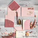 PROBENNEHMESERVICE
 Muster
 Staubige Rose Hochzeits Einladung Muster, handgemachtes Muster Set, rosa Samt und Goldfolie Hochzeitsinvitation, klare Acryl Einladungen Muster Set16