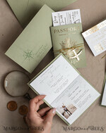 PROBENNEHMESERVICE
 Muster
 Muster, maßgeschneidertes Musterset Gold Salbeigrün Pass Hochzeitseinladung, Goldene Hochzeitskarten Boarding Pass, Grün Reise Pass Hochzeitseinladungen im Ausland, Hochzeitskarten für das Reiseziel Griechenland, Toskana Reisekarten Hochzeitsstationery Italien Weltkarte.28