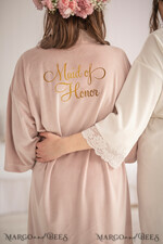 Brautjungfer/Trauzeuge Box HOCHZEITSROBE  
 Geschenk für die Trauzeugin; Wirst du mein Brautjungferngeschenk sein. Hochzeitsweicher Morgenmantel aus Samt, romantischer Hochzeitsmorgenmantel in Blush.9
