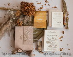 HOCHZEITS EINLADUNGEN Einladungen für VIP/ Boxeinladungen für Eltern Luxuriöse goldene Folien-Hochzeitskarten in Samtbox, Plexi Glamour Hochzeits-Einladungssuite Luxusbox, romantische Samt-Hochzeitskarten, maßgeschneiderte goldene Einladungen.27
