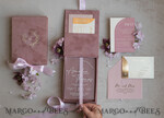 HOCHZEITS EINLADUNGEN Einladungen für VIP/ Boxeinladungen für Eltern Acrylhochzeitskarten in Samtbox, Frozen Plexi Glamour Hochzeitskarten Suite Luxusbox, elegante Samthochzeitskarten, maßgeschneiderte goldene Einladungen18