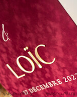 TISCHPLÄNE UND WILLKOMMENSCHILDER FÜR HOCHZEITEN Plexi Gold / Samt Burgunder Hochzeits Willkommensschild, Luxus Samt Weinrot Hochzeits Willkommensschild, Goldene Hochzeitsdekoration, Personalisierte Boho Hochzeitsbeschilderung, Hochzeitsempfangsset, Indisches Willkommens Hochzeitsbrett21