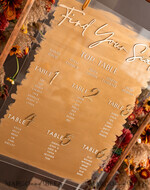 TISCHPLÄNE UND WILLKOMMENSCHILDER FÜR HOCHZEITEN Plexi Gold / Samt beige Samt und Gold Modernes Samt Sitzplan, 3D Elegantes Finde deinen Platz - Sitzplan, Luxus Hochzeittischplan, Hochzeitsdekoration mit goldenen Buchstaben - Goldenes Empfangsschild - Individuelles Zeremonieschild39