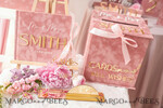 TISCHPLÄNE UND WILLKOMMENSCHILDER FÜR HOCHZEITEN Plexi Gold / Samt Luxuriöses Samt Blush Rosa Hochzeits Willkommensschild, Goldene Hochzeitsdekoration, Personalisierte Hochzeitsbeschilderung, Hochzeitsgeschenk, Willkommenshochzeitsboard BpPXSet11