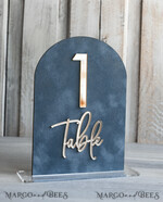 TISCHDEKORATIONSCHILDER   Samt Tischnummern und Dekoration staubiger blauer Hochzeitstisch Nummer, Acrylbogen Samt Tischschild, Tisch Gold Plexiglas Tischschild, elegante luxuriöse Hochzeitstischdekoration, Boho Glam Hochzeitsschild Silber Spiegel Tischschild5