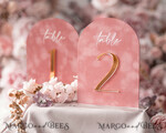 TISCHDEKORATIONSCHILDER   Samt Tischnummern und Dekoration Arch Tischnummer, Luxus Blush Pink Samt Bogen Tischnummern mit Acrylständer, blush pink und Gold Hochzeitstischdeko, 3D Goldene Buchstaben, Hochzeitsbeschilderung12