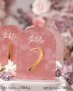 TISCHDEKORATIONSCHILDER   Samt Tischnummern und Dekoration Arch Tischnummer, Luxus Blush Pink Samt Bogen Tischnummern mit Acrylständer, blush pink und Gold Hochzeitstischdeko, 3D Goldene Buchstaben, Hochzeitsbeschilderung12