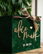 KARTONBOXEN  
 Samtkartenboxen Geschenkkartenbox & Schildset, Samtgrüne Hochzeitswunschbrunnen-Geschenkkartenbox, personalisierte Hochzeitskartenbox, luxuriöse Kartenbox mit Grünpflanzen, Hochzeitskartenbox mit Deckel, smaragdgrüne Hochzeitsgeldbox, Gartenhochzeitskartenbox.19