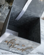 KARTONBOXEN  
 Samtkartenboxen Geschenkkartenbox & Schild Set, Samtgraue Hochzeitswunschbrunnen-Geschenkkartenbox, Personalisierte Hochzeitskartenbox, Graue Luxus-Kartenbox, Hochzeitskartenbox mit Deckel, Graue Hochzeitsgeldbox, Hochzeitskartenbox20
