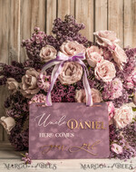 BLUMENMÄDCHEN / SEITENJUNGE SCHILDER Acrylschilder für Blumenmädchen / Ringträger Personalisierte Acryl-Hochzeitsbeschilderung, mauve Samt Page Boy-Schild, staubroségoldenes Acryl-Blumenmädchen-Schild, Pflaumen-Page-Boy-Hochzeitsschild, boh9