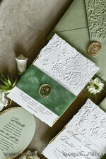 HOCHZEITS EINLADUNGEN geprägte Einladungen Maßgeschneiderte geprägte Blind Sagegrün Gold Hochzeitseinladung, Goldene Grünpflanzen geprägte Rosen Floral Hochzeitseinladung, Boho Ecru Garten geprägte Einladungssuite, Baumwollpapier Hochzeitseinladungssuite, Deckled Edge Einladungen, Zerrissene Kante Hochzeitseinladungen golden38