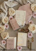 HOCHZEITS EINLADUNGEN geprägte Einladungen Blush Gold Hochzeits Einladung mit chiffon zerrissenem Bogen, Verpackung Goldene Elegante Rosen Florale Hochzeits Einladung mit 3D Prägung Blumen25
