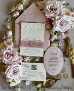 HOCHZEITS EINLADUNGEN geprägte Einladungen Rosa Hochzeitskarten – Prägung mit floralen Motiven, Chiffonband, unregelmäßige Ränder, Wachssiegel33