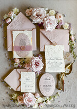 HOCHZEITS EINLADUNGEN geprägte Einladungen Rosa Hochzeitskarten – Prägung mit floralen Motiven, Chiffonband, unregelmäßige Ränder, Wachssiegel33