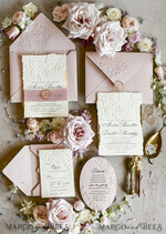 HOCHZEITS EINLADUNGEN geprägte Einladungen Rosa Hochzeitskarten – Prägung mit floralen Motiven, Chiffonband, unregelmäßige Ränder, Wachssiegel33