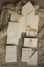 HOCHZEITS EINLADUNGEN geprägte Einladungen Maßgeschneiderte geprägte Blindprägung Ivory Gold Hochzeitseinladung, goldene Ecru Deboss Blumen Hochzeitseinladung, moderne Garten Deboss Einladung Suite, Baumwollpapier Hochzeitseinladung Suite, Hochzeitseinladungen golden27