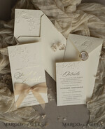 HOCHZEITS EINLADUNGEN geprägte Einladungen Maßgeschneiderte geprägte Blindprägung Ivory Gold Hochzeitseinladung, goldene Ecru Deboss Blumen Hochzeitseinladung, moderne Garten Deboss Einladung Suite, Baumwollpapier Hochzeitseinladung Suite, Hochzeitseinladungen golden27