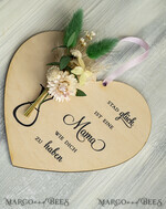 Geschenke zum Muttertag Grußkarten für Mama Geschenkidee zum Muttertag Holz-Herz mit Trockenblumen – Hängeschild mit Spruch für Mama Muttertagskarte mit Herz2
