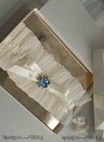 BRAUT Bolero, Kleider, Strumpfband Geschenkidee für die Braut Strumpfband Elegantes Strumpfband für die Braut – Geschenkbox mit „Etwas Blauem“ und Grußkarte5