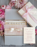 BRAUT Bolero, Kleider, Strumpfband Geschenkidee für die Braut Strumpfband Zartes Strumpfband in Blush mit Perlenstein – Geschenkset mit Karte – „Etwas Blaues“ zur Hochzeit5