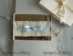 BRAUT Bolero, Kleider, Strumpfband Geschenkidee für die Braut Strumpfband Elegantes Strumpfband für die Braut – Geschenkbox mit „Etwas Blauem“ und Grußkarte5