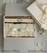 BRAUT Bolero, Kleider, Strumpfband Geschenkidee für die Braut Strumpfband Doppeltes Strumpfband-Set für die Braut – edel & romantisch in Geschenkbox mit Gedicht – perfektes Geschenk zur Hochzeit5