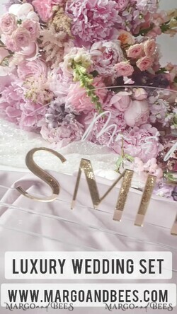 TISCHDEKORATIONSCHILDER   Samt Tischnummern und Dekoration Goldene Acryl-Tisch-Schild Mr und Mrs mit Ständer, blushrosa Samt und goldenes Tischschild, goldene Plexi-Tisch-Schild Mr und Mrs, luxuriöse Hochzeits-Tischdekoration Tischmittelstücke.11