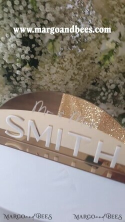 TISCHDEKORATIONSCHILDER   Acryl Tischdekoration Zahlen Acrylbogen-Tischschild, goldener Spiegel-Acrylschild, goldenes Plexi-Tischschild, luxuriöse Hochzeits-Tischdekoration, individuelle Hochzeitsbeschilderung goldene Spiegelschilder14